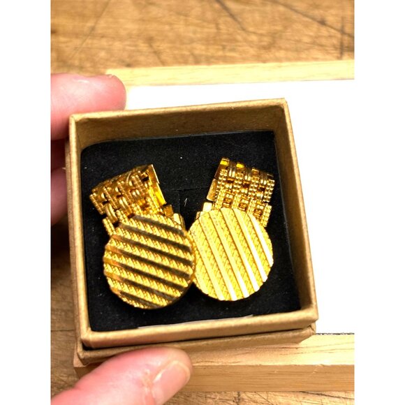 Vintage Dante Gold-Tone Cufflinks With Textured Round Design & Box - Picture 2 of 7
